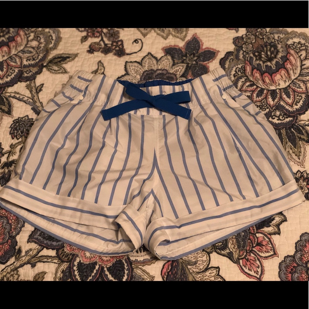 NWOT Lululemon Spring Breakaway Short Sz 4